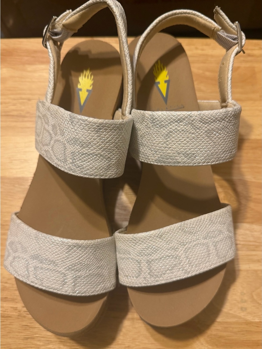 Volatile pre-owned white animal print sandals - worn once - white size 6
